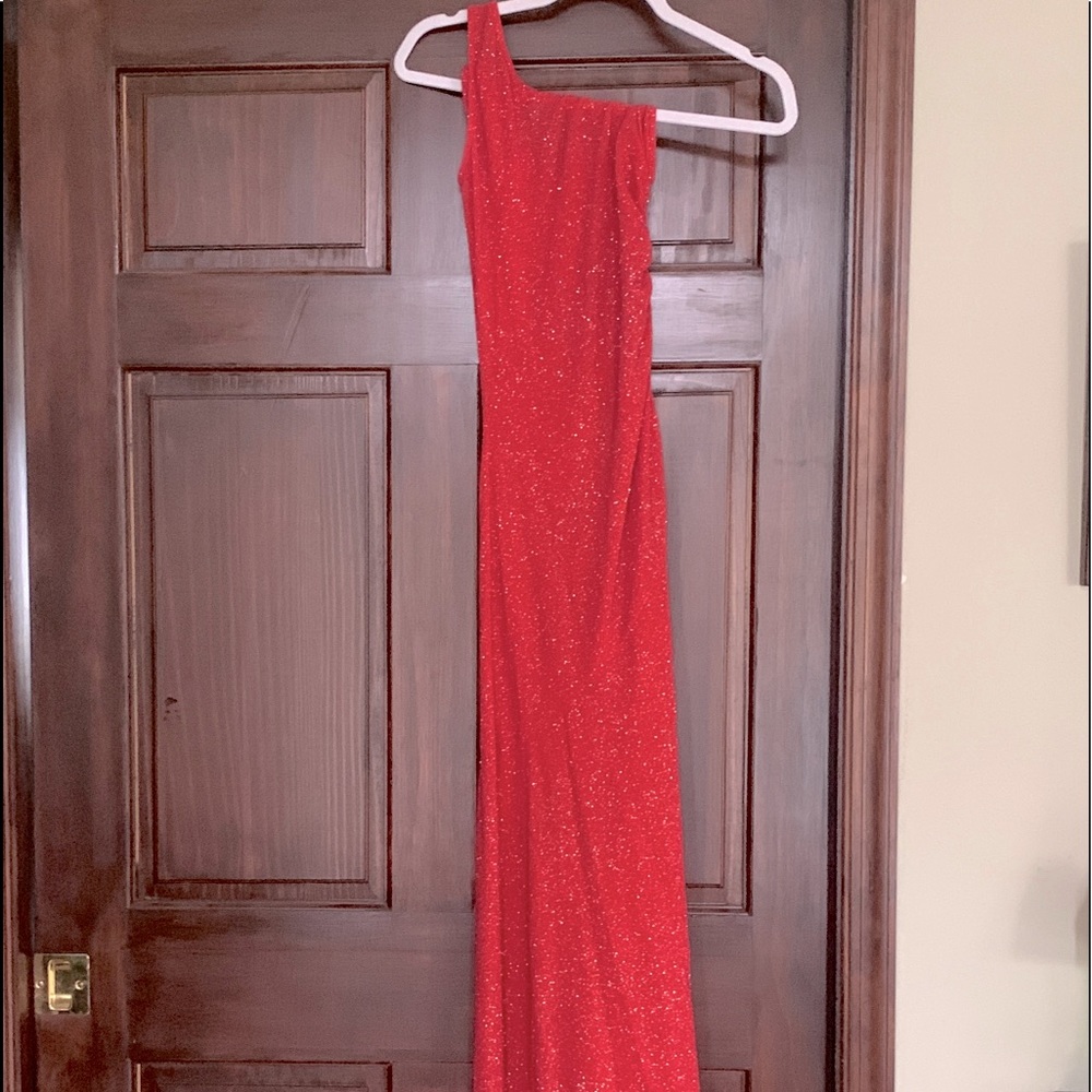 City Triangles Dress - off the shoulder- sparkle material